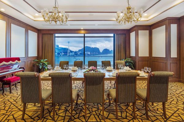 Wyndham Legend Halong Hotel (Hạ Long)